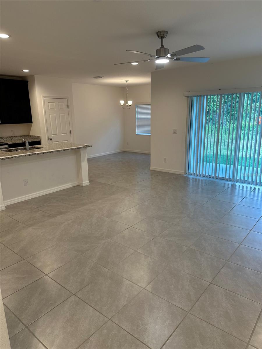 189 Glass Onion Dr Property Photo 2