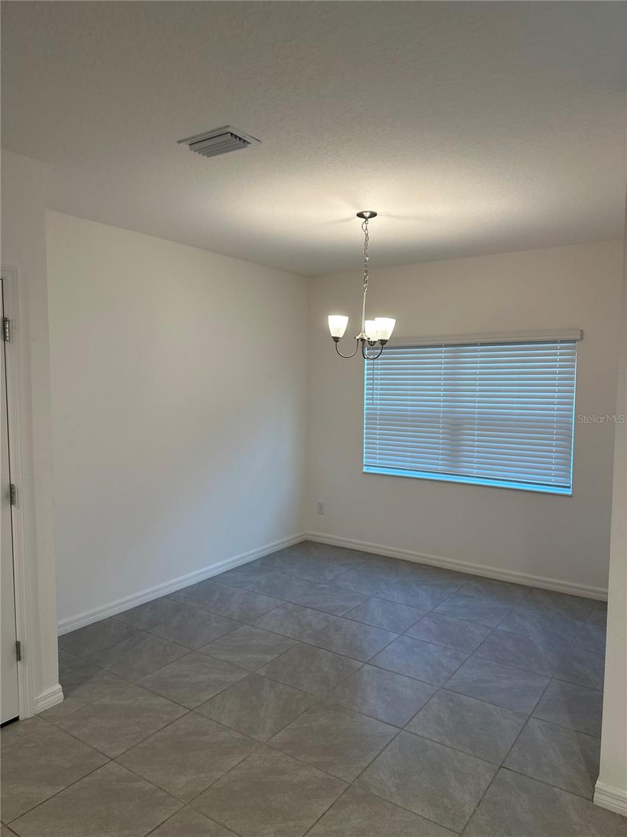 189 Glass Onion Dr Property Photo 5