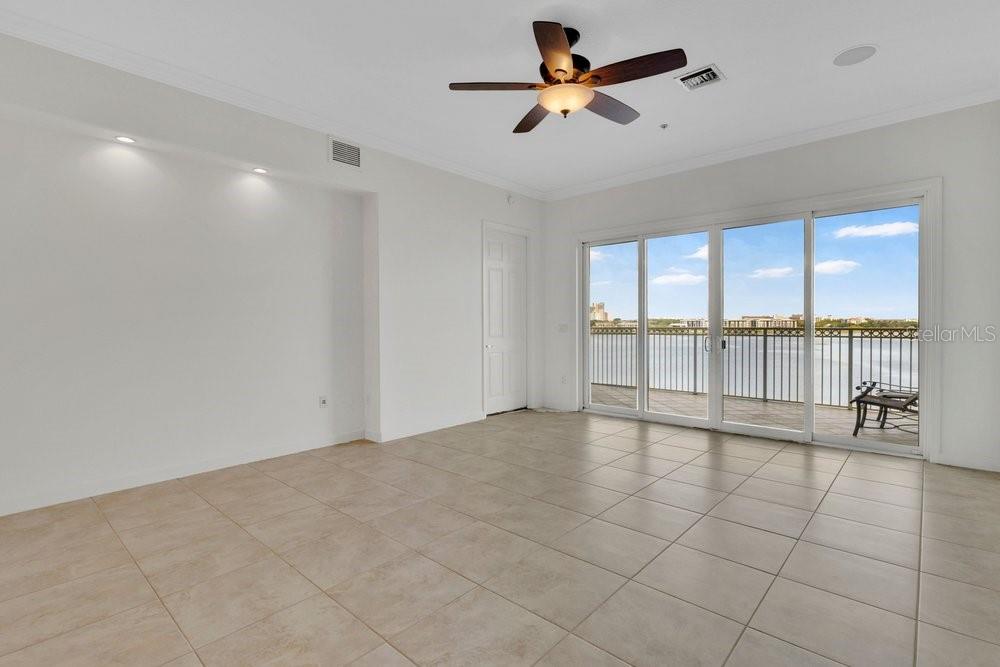 8749 The Esplanade #22 Property Photo 9