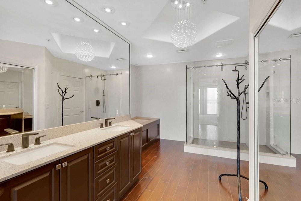 8749 The Esplanade #22 Property Photo 18