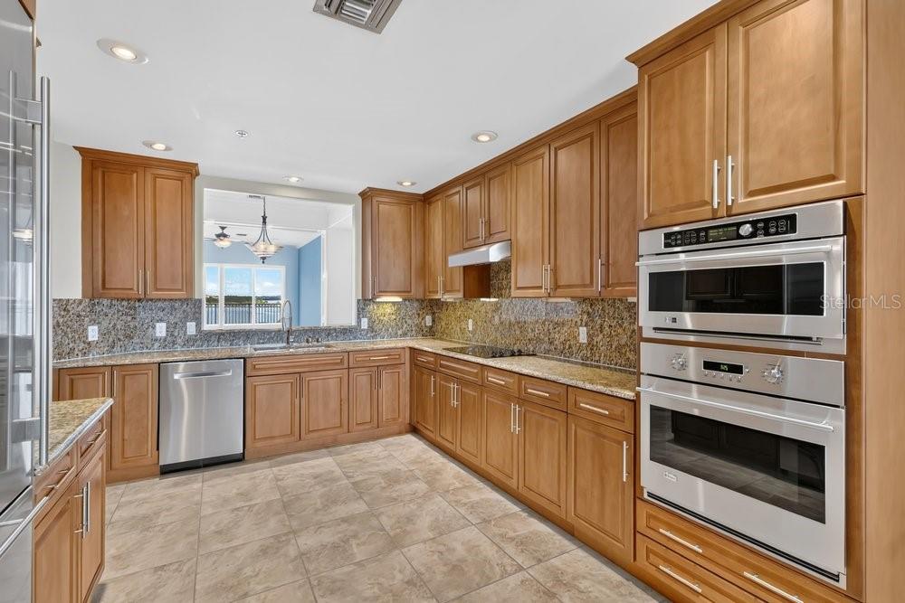 8749 The Esplanade #22 Property Photo 53