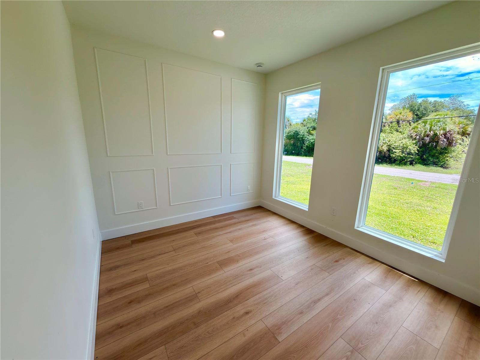 301 Eppinger Dr Property Photo 9
