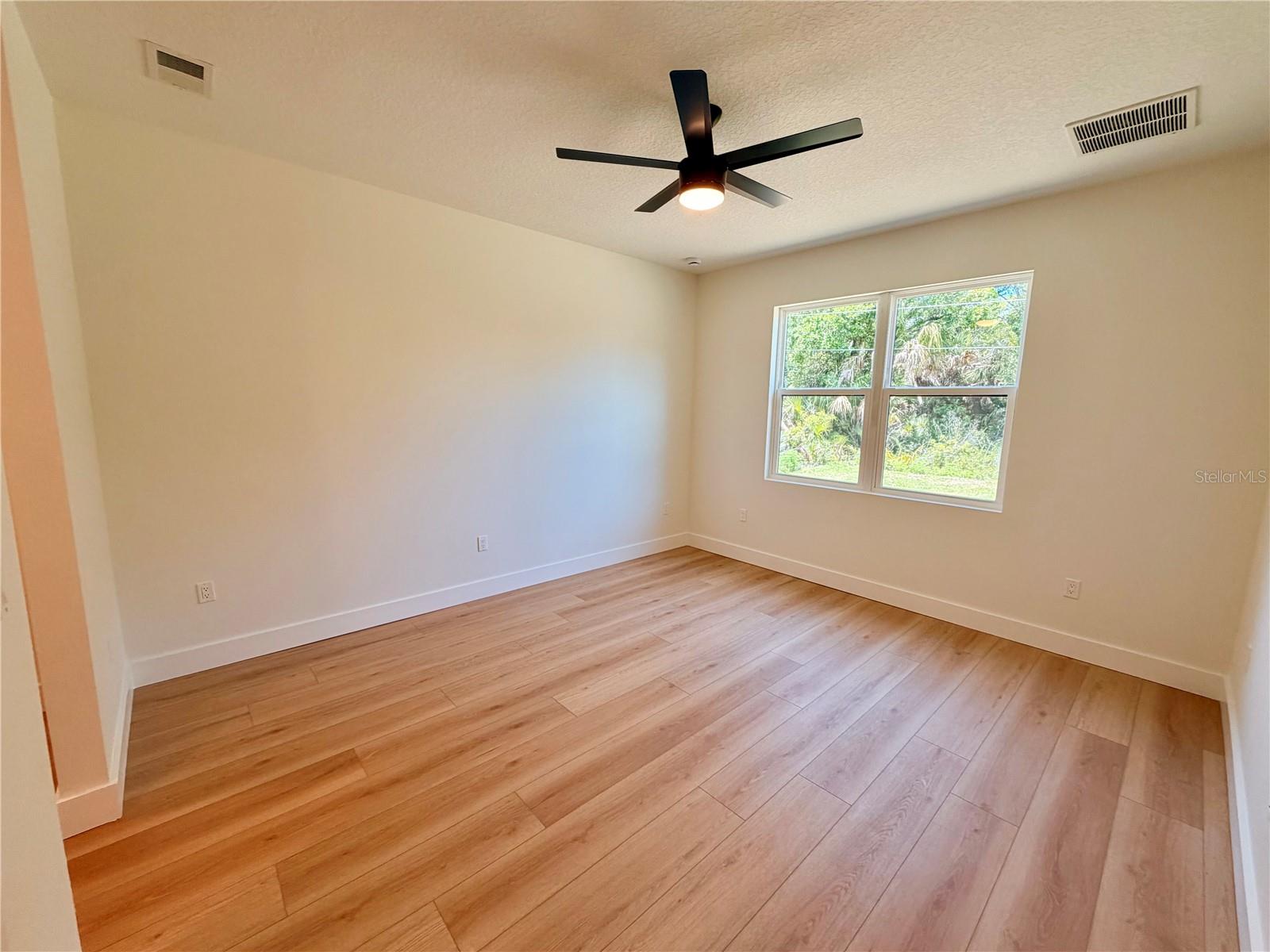 301 Eppinger Dr Property Photo 28