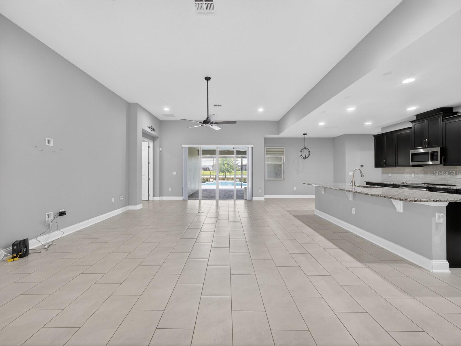 17614 Sailfin Dr Property Photo 8