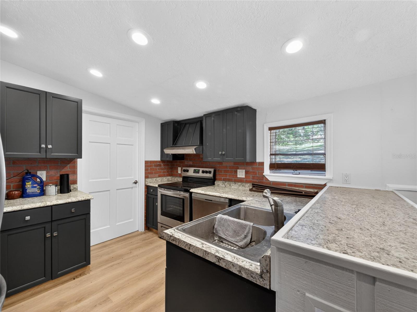 14318 Rock N Roll Rd Property Photo 10