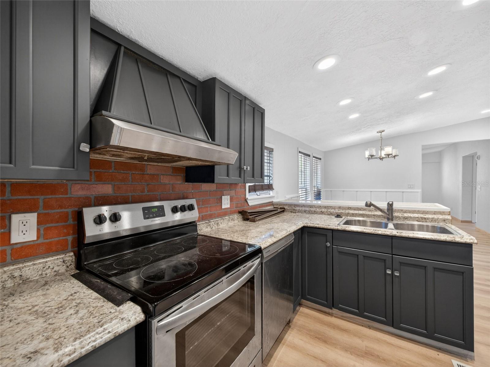 14318 Rock N Roll Rd Property Photo 11