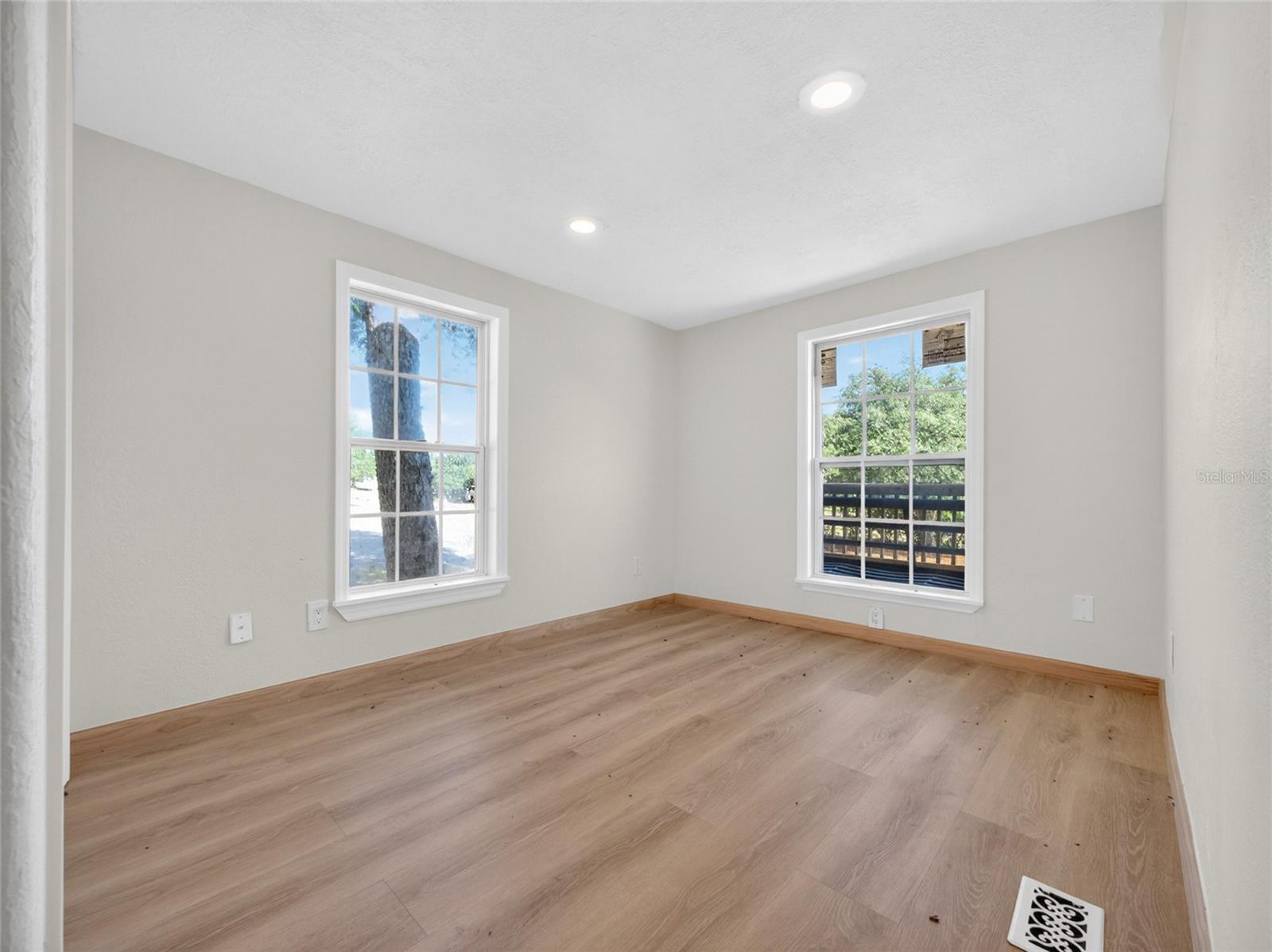 14318 Rock N Roll Rd Property Photo 15