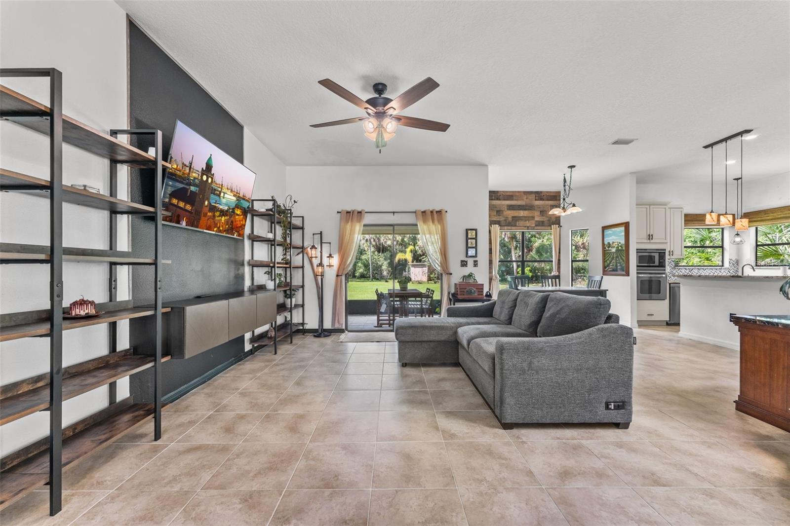 5560 Bob White Trl Property Photo 13