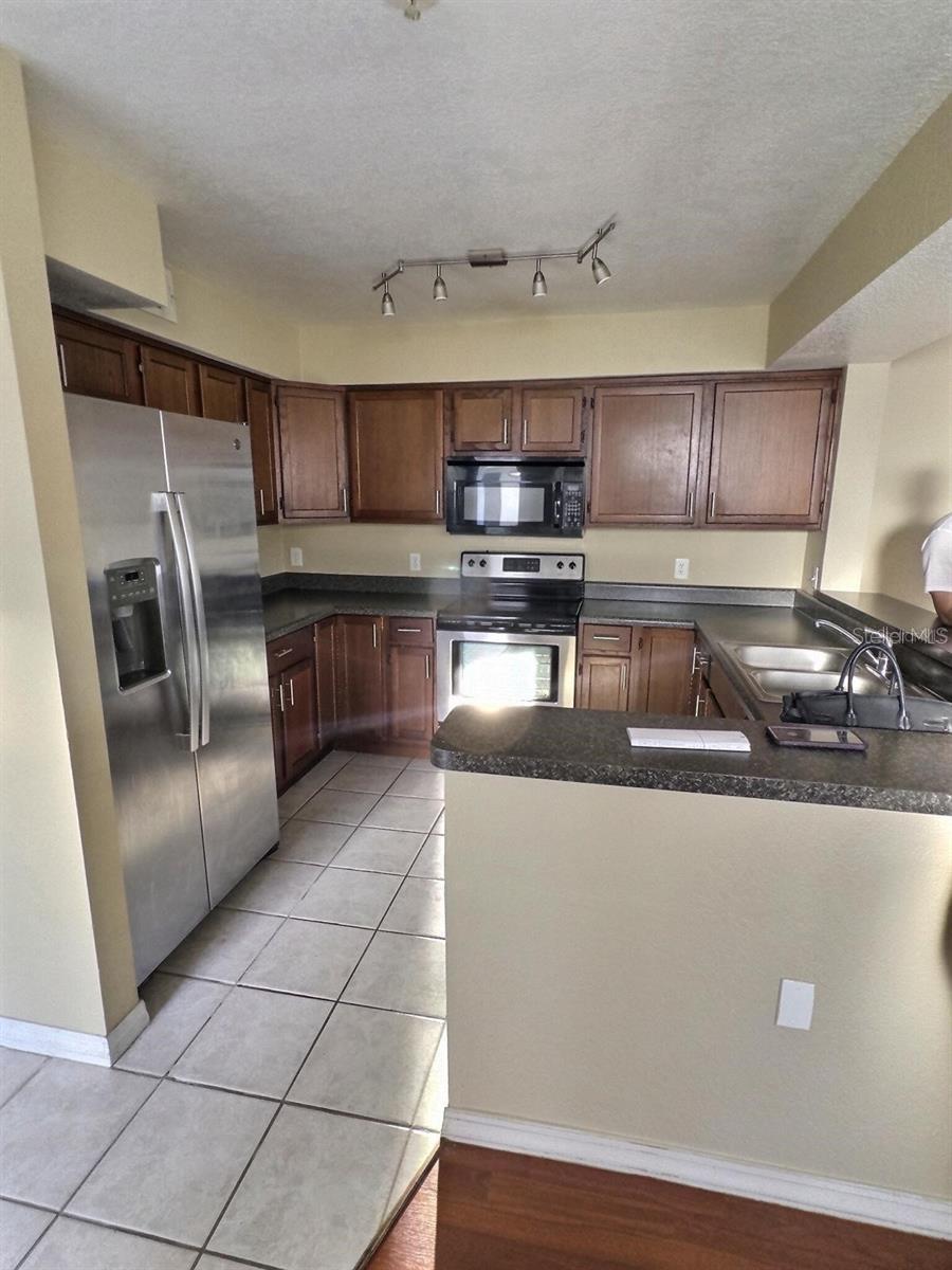 13803 Fairway Island Dr #1618 Property Photo 4
