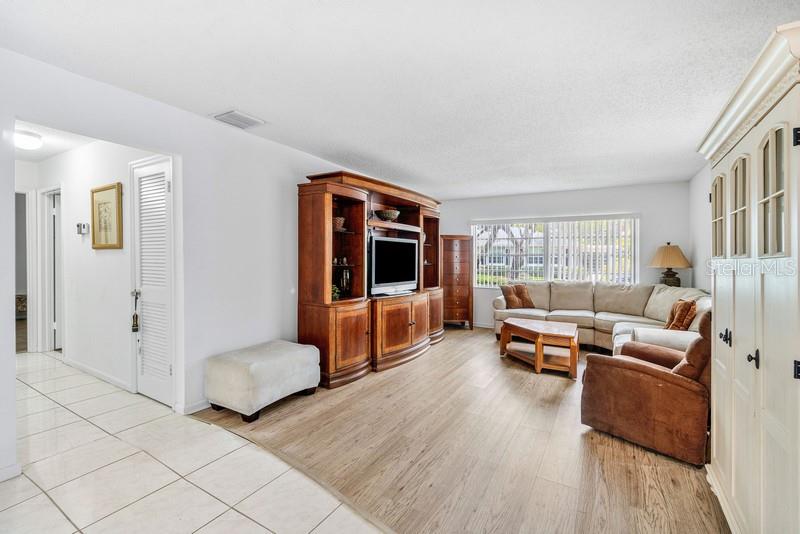 10116 S 44th Ave S #328 Property Photo 8