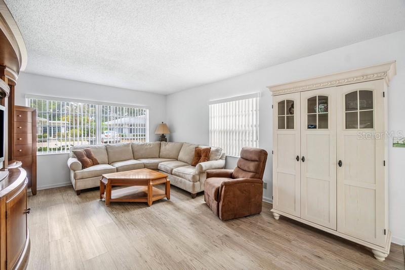 10116 S 44th Ave S #328 Property Photo 10