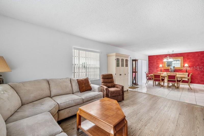 10116 S 44th Ave S #328 Property Photo 11