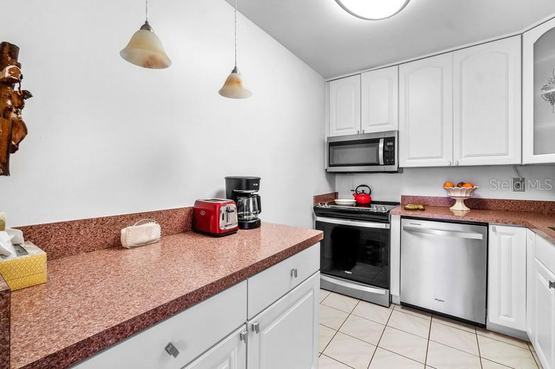 10116 S 44th Ave S #328 Property Photo 13