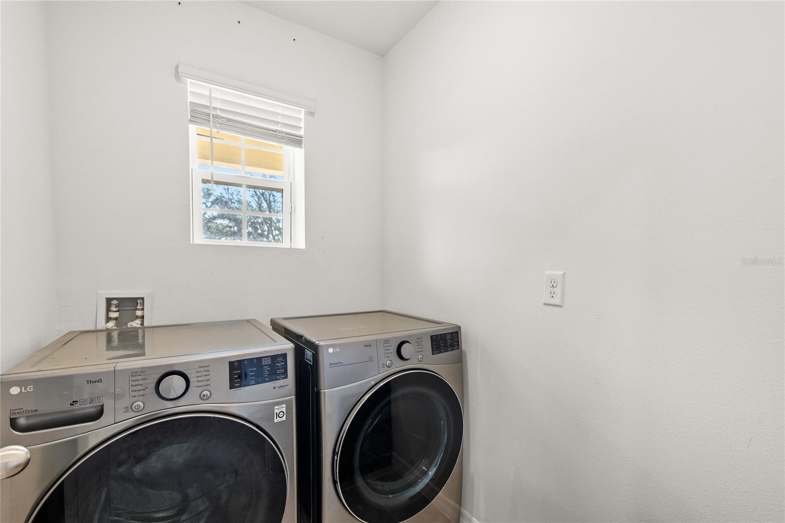 1663 Rosydale Cir Property Photo 12