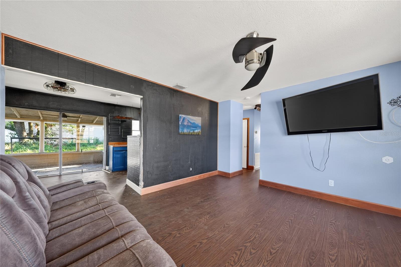 6031 W. Ridgewood Avenue Property Photo 6