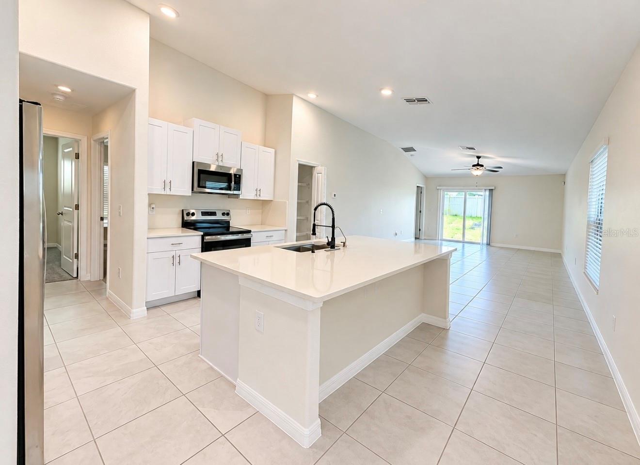 7111 Amelia Cove Ct Property Photo 7