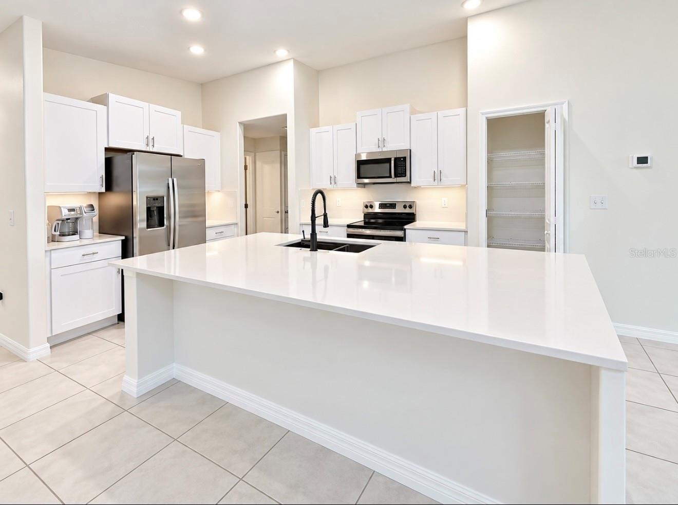7111 Amelia Cove Ct Property Photo 8