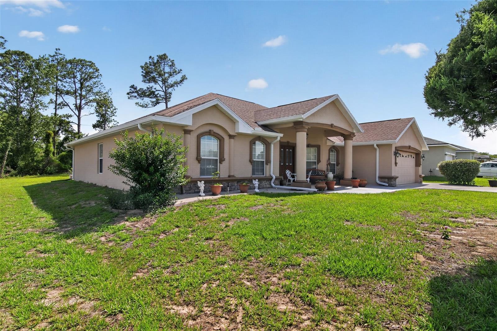 208 Marion Oaks Trl Property Photo 3