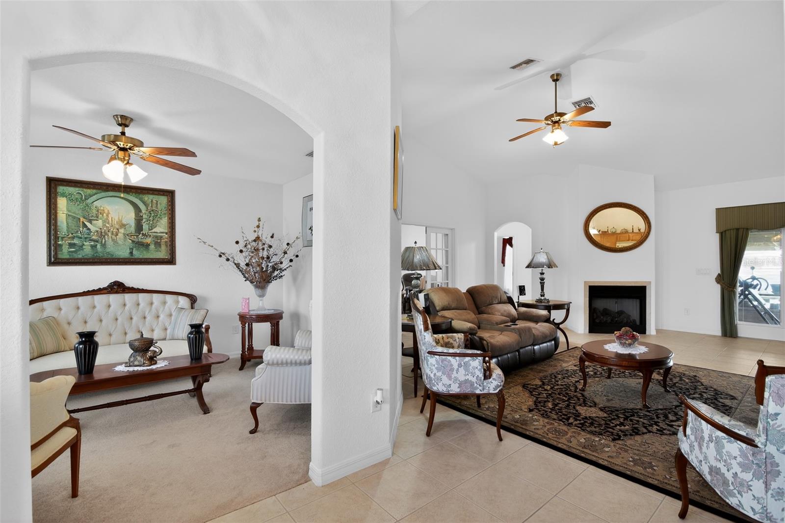208 Marion Oaks Trl Property Photo 9