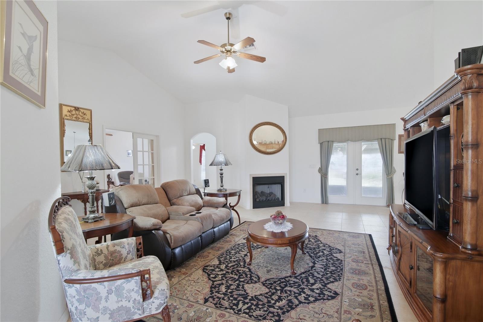 208 Marion Oaks Trl Property Photo 12