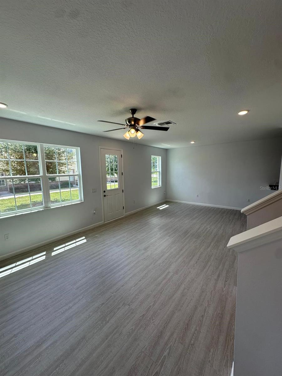 O6410509 Property Photo 5