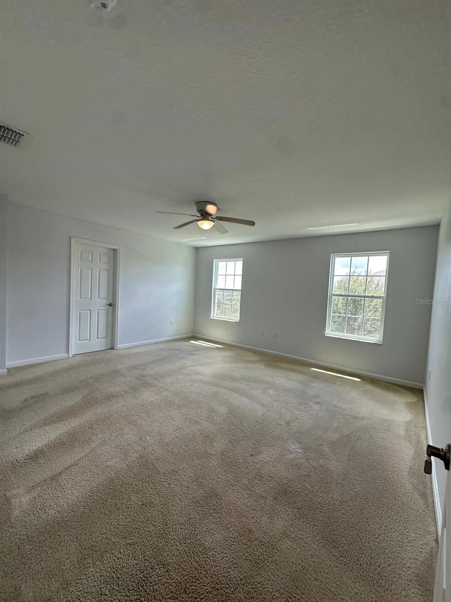 O6410509 Property Photo 10