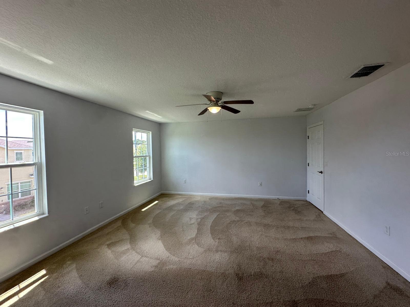 O6410509 Property Photo 11