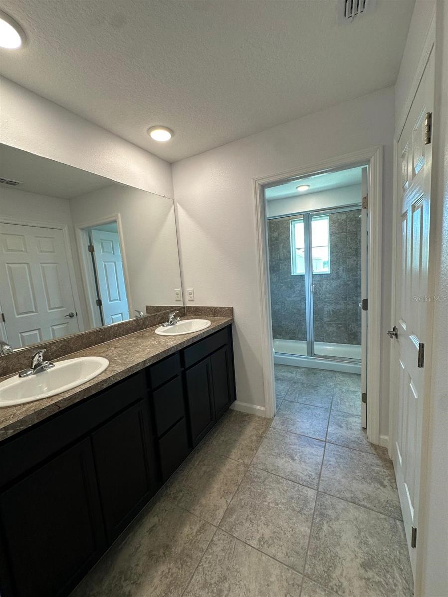 O6410509 Property Photo 13