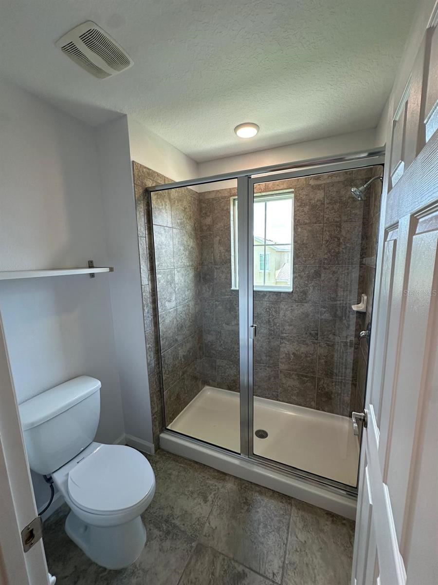 O6410509 Property Photo 14