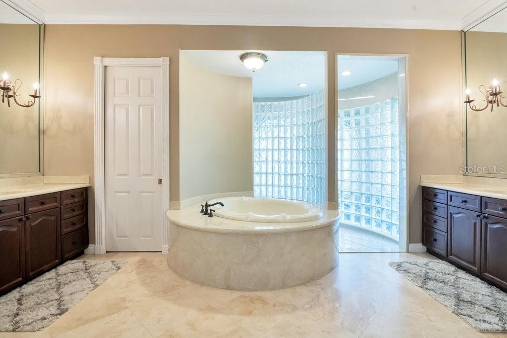 7718 Debeaubien Dr Property Photo 30