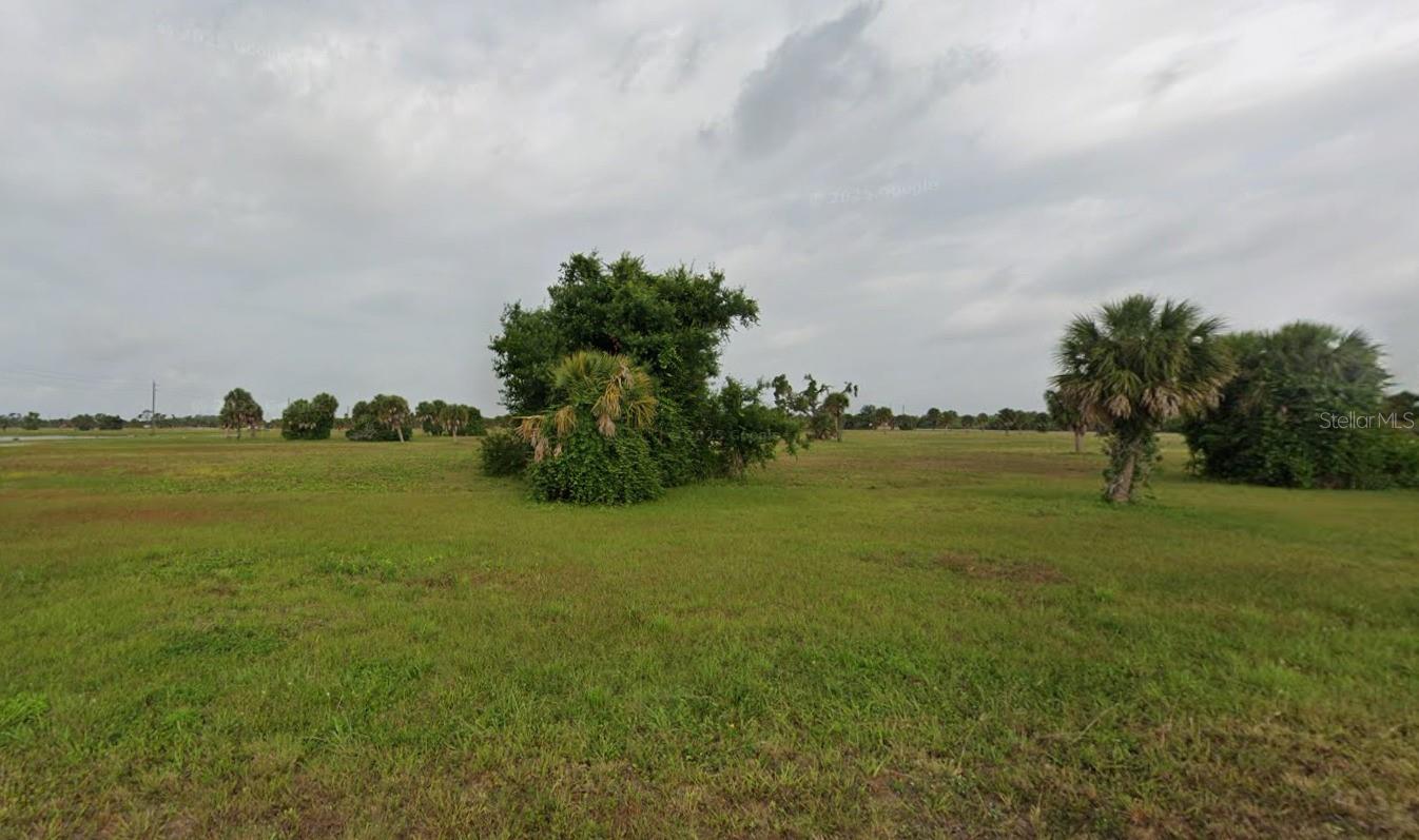 5 ELM DR Property Photo 1