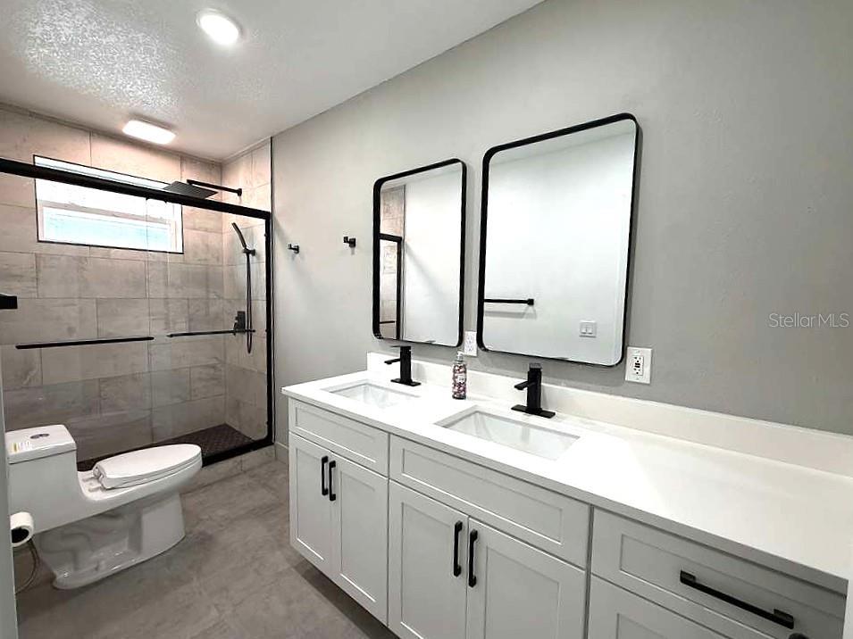 1741 Lyndale Blvd Property Photo 11