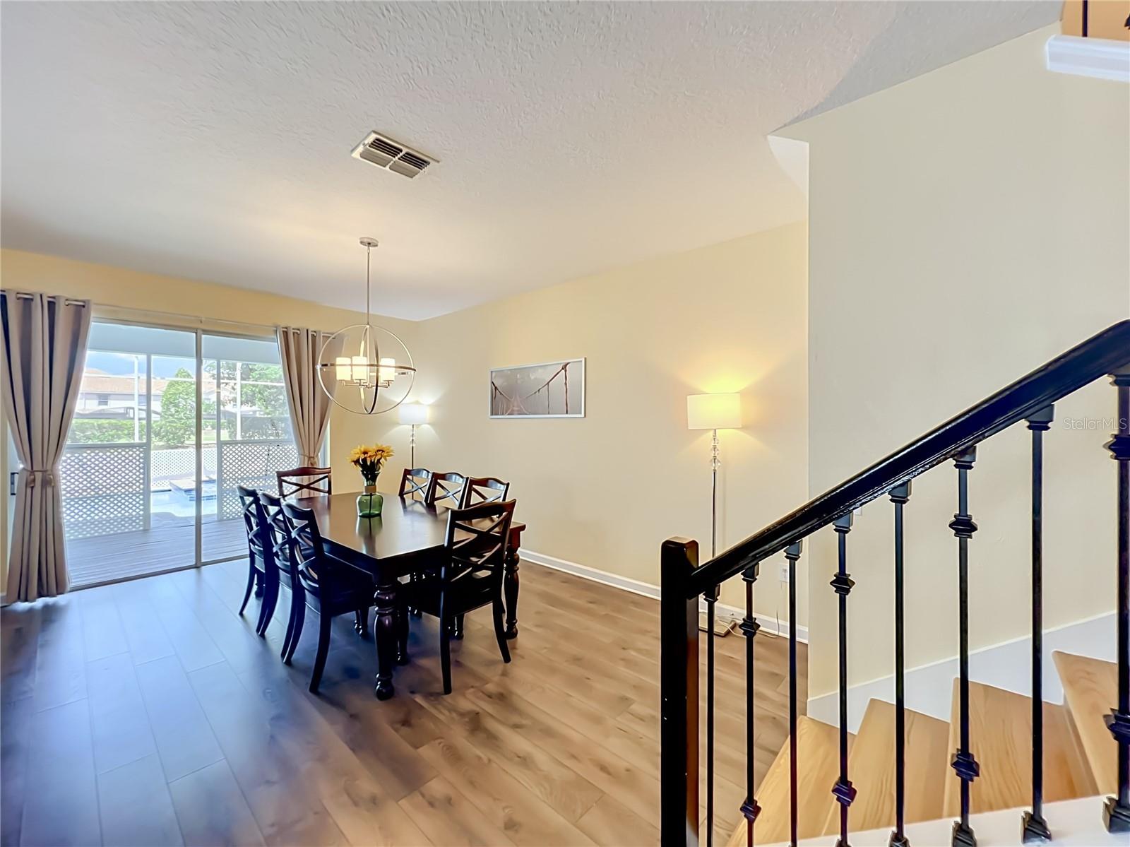 1556 Maidstone Ct Property Photo 22