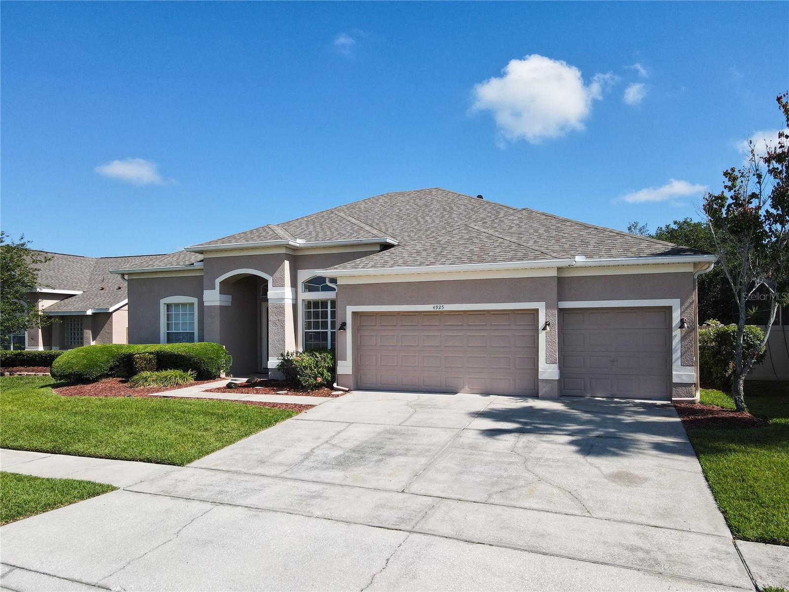 4925 Brightmour Cir Property Photo 5