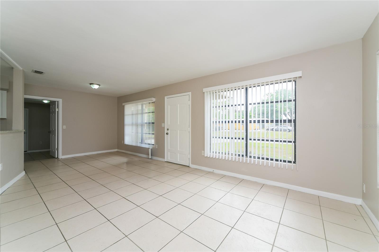 936 Alecon Dr Property Photo 3
