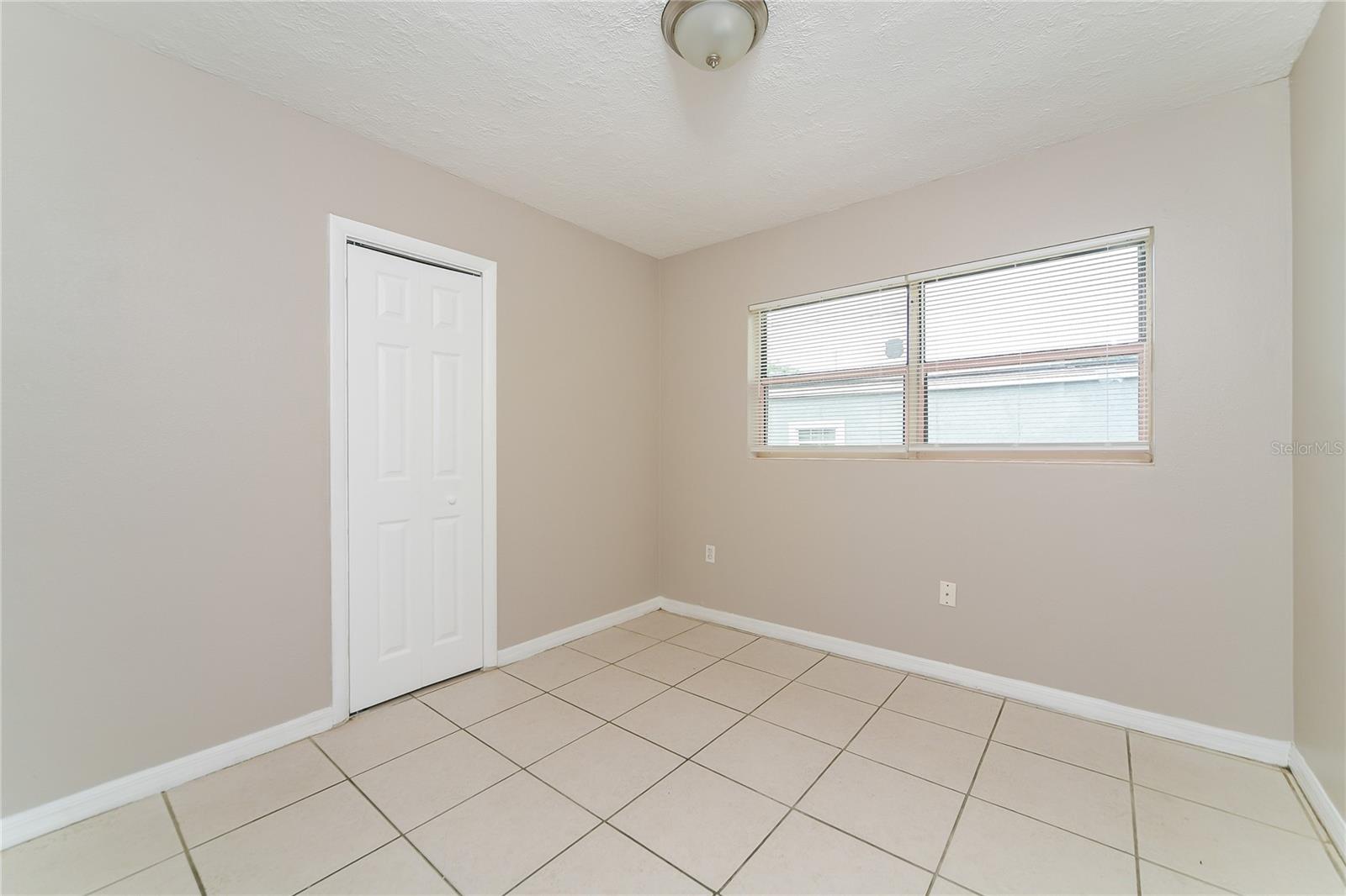 936 Alecon Dr Property Photo 4