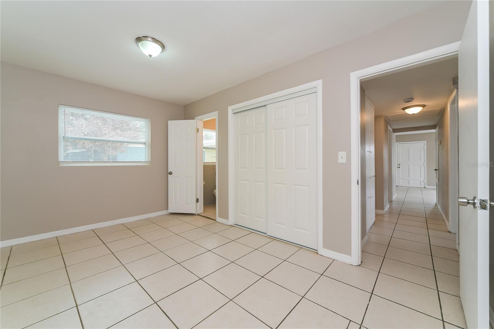 936 Alecon Dr Property Photo 5
