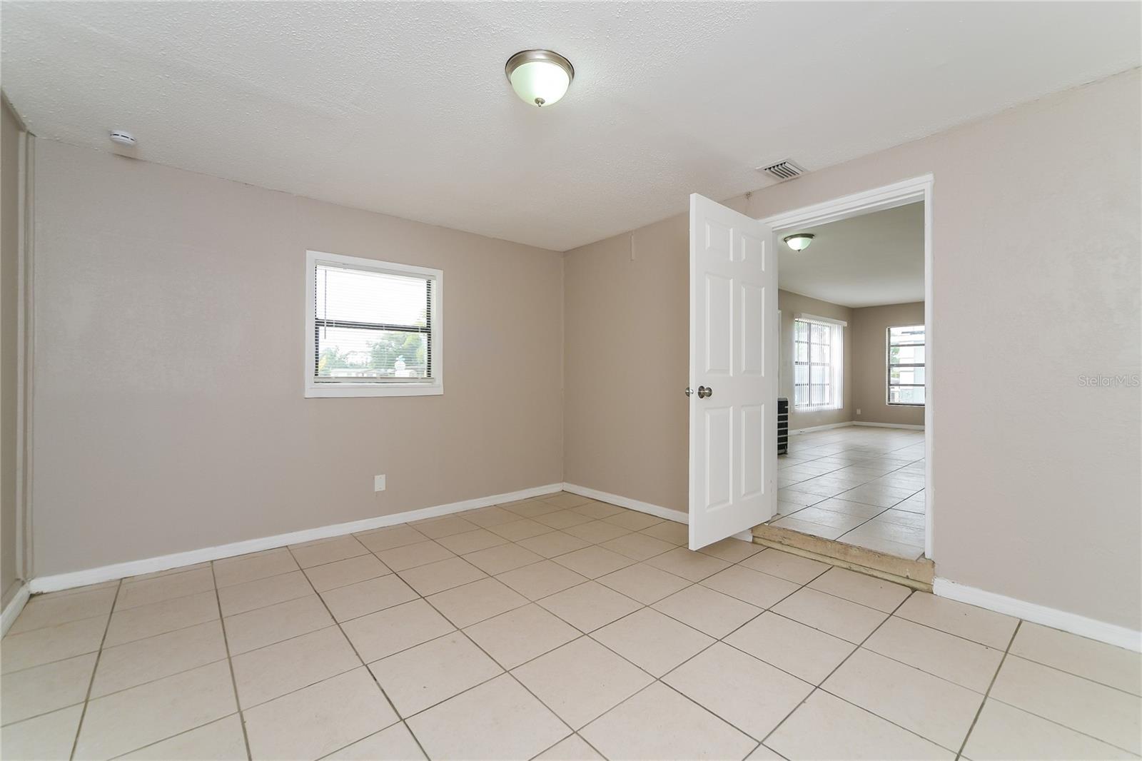 936 Alecon Dr Property Photo 6