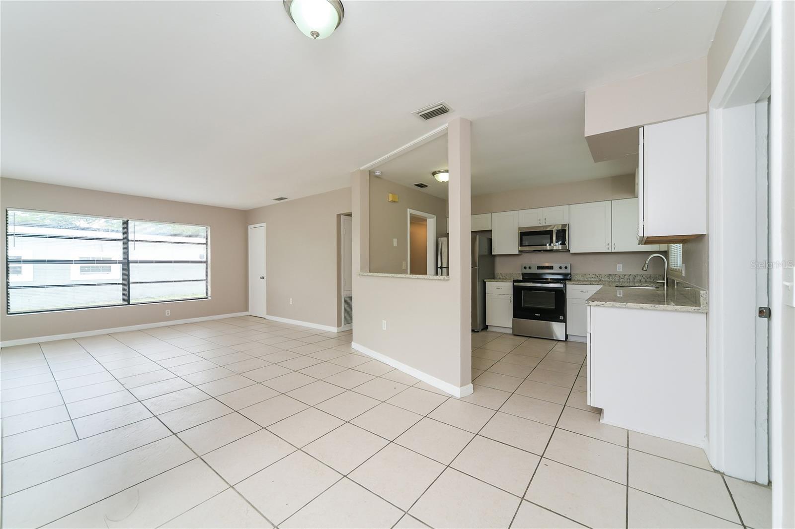 936 Alecon Dr Property Photo 8