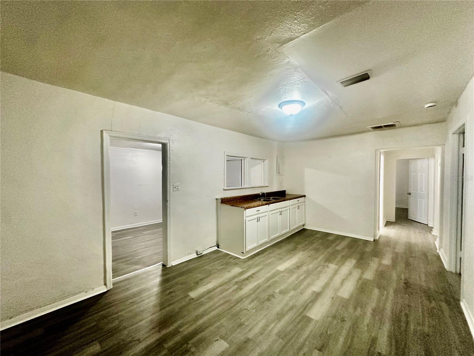 1907 S Rio Grande Ave Property Photo 8