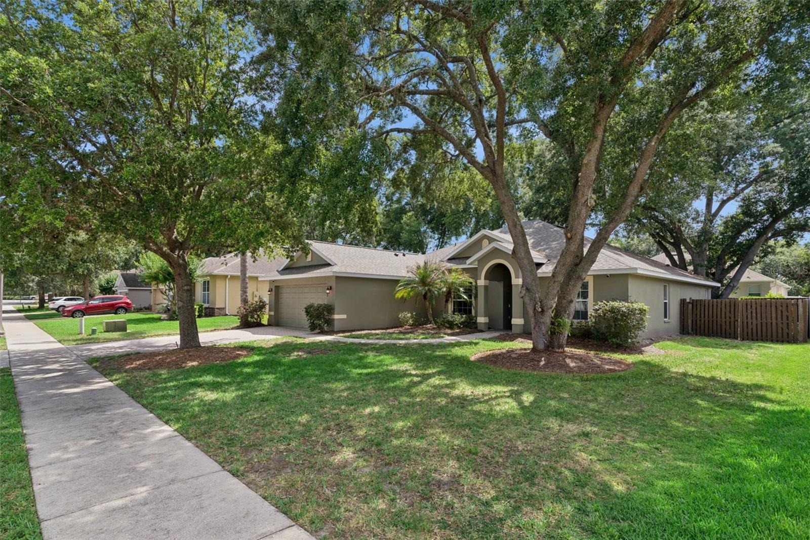 242 Blue Water St Property Photo 32