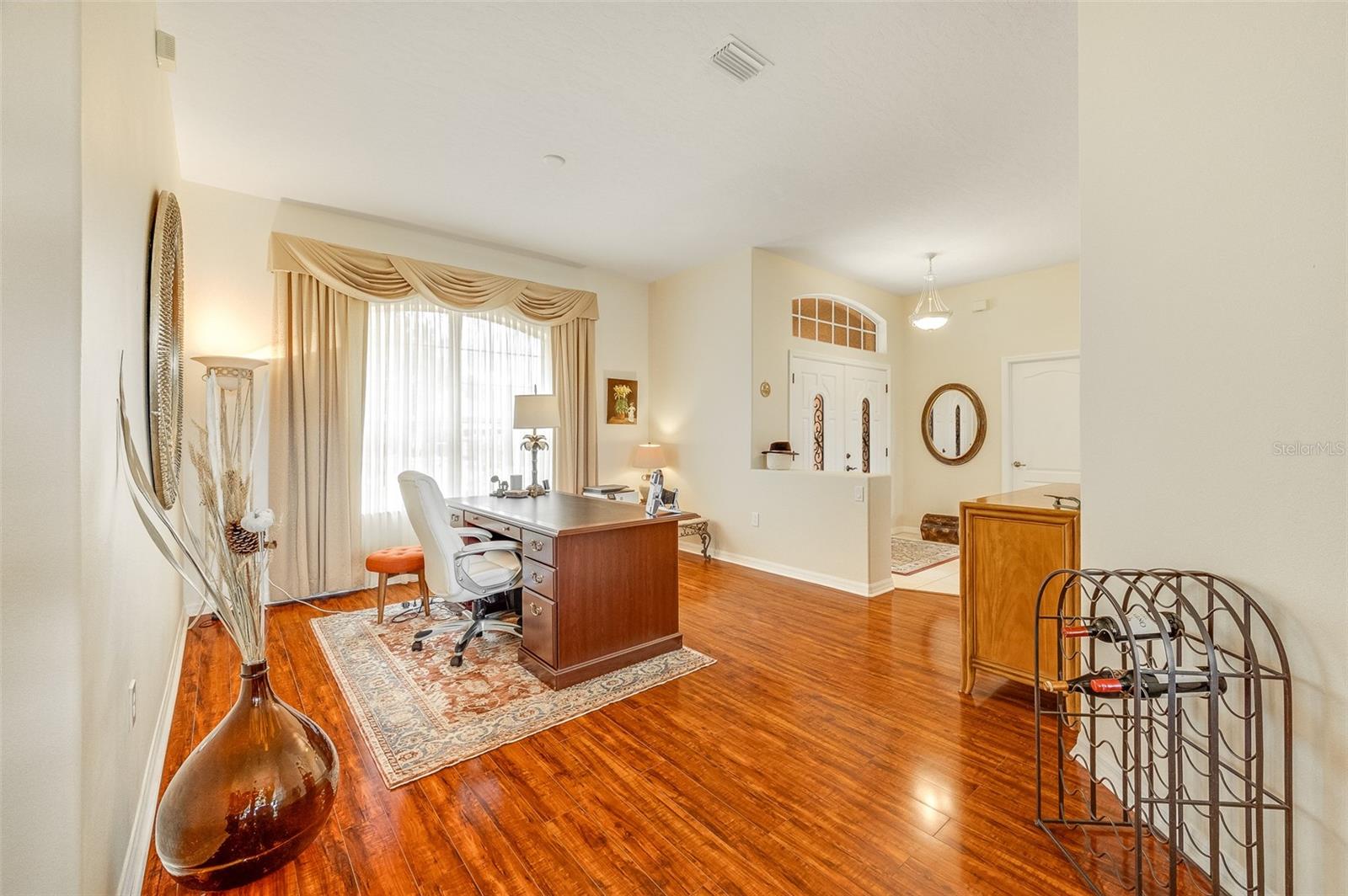 241 Devlin Ct Property Photo 6