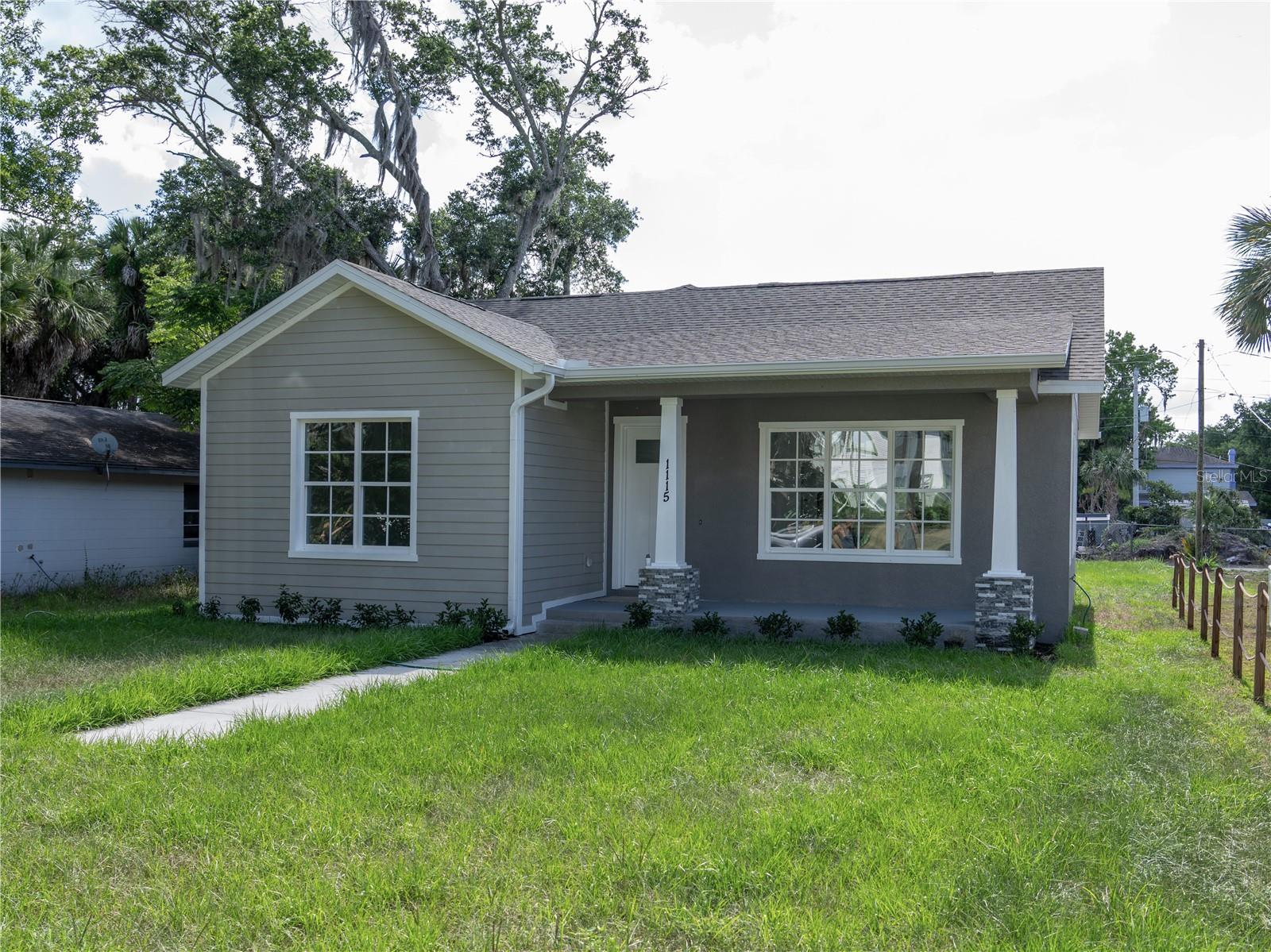1115 HICKORY Property Photo 1