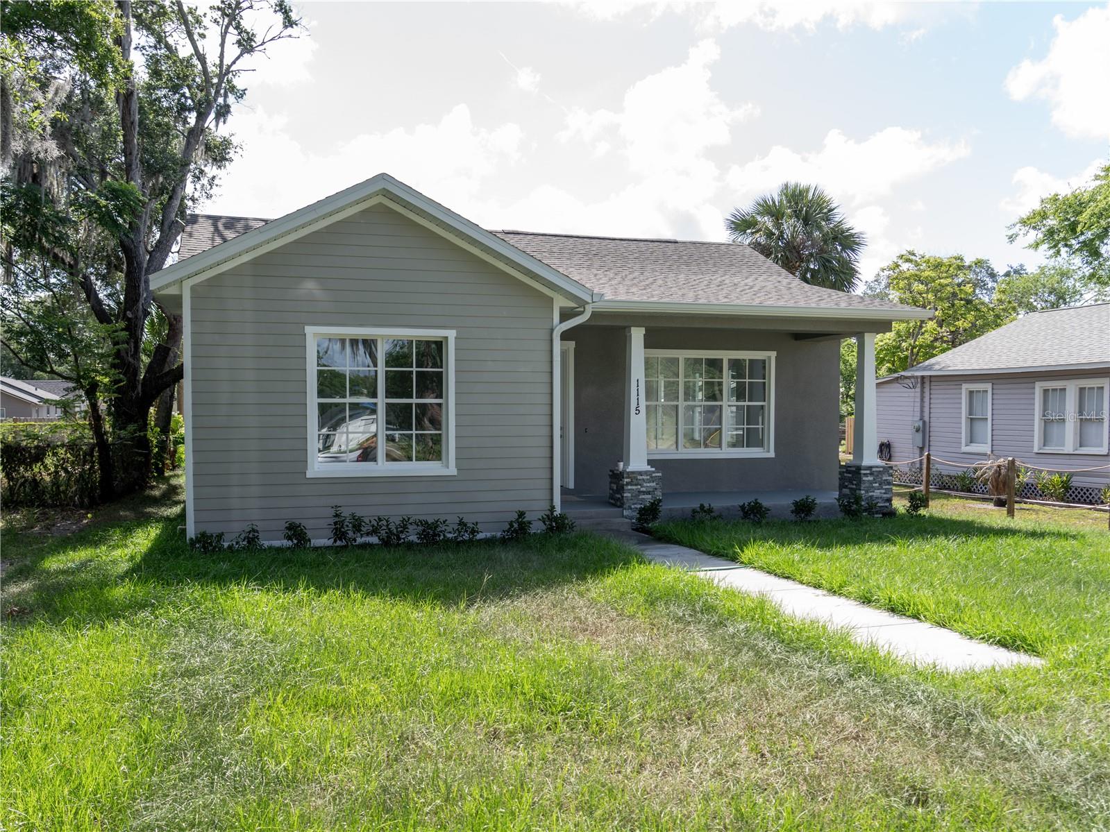1115 Hickory Property Photo 2