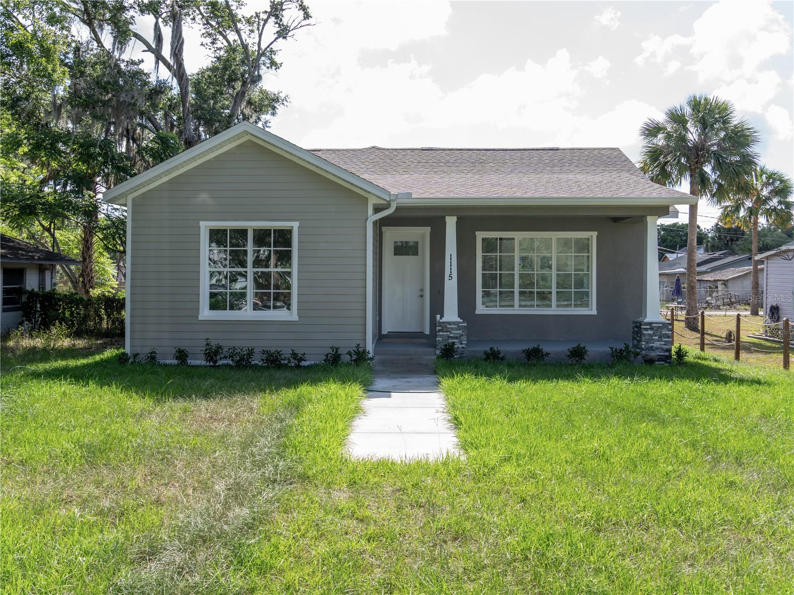 1115 Hickory Property Photo 3