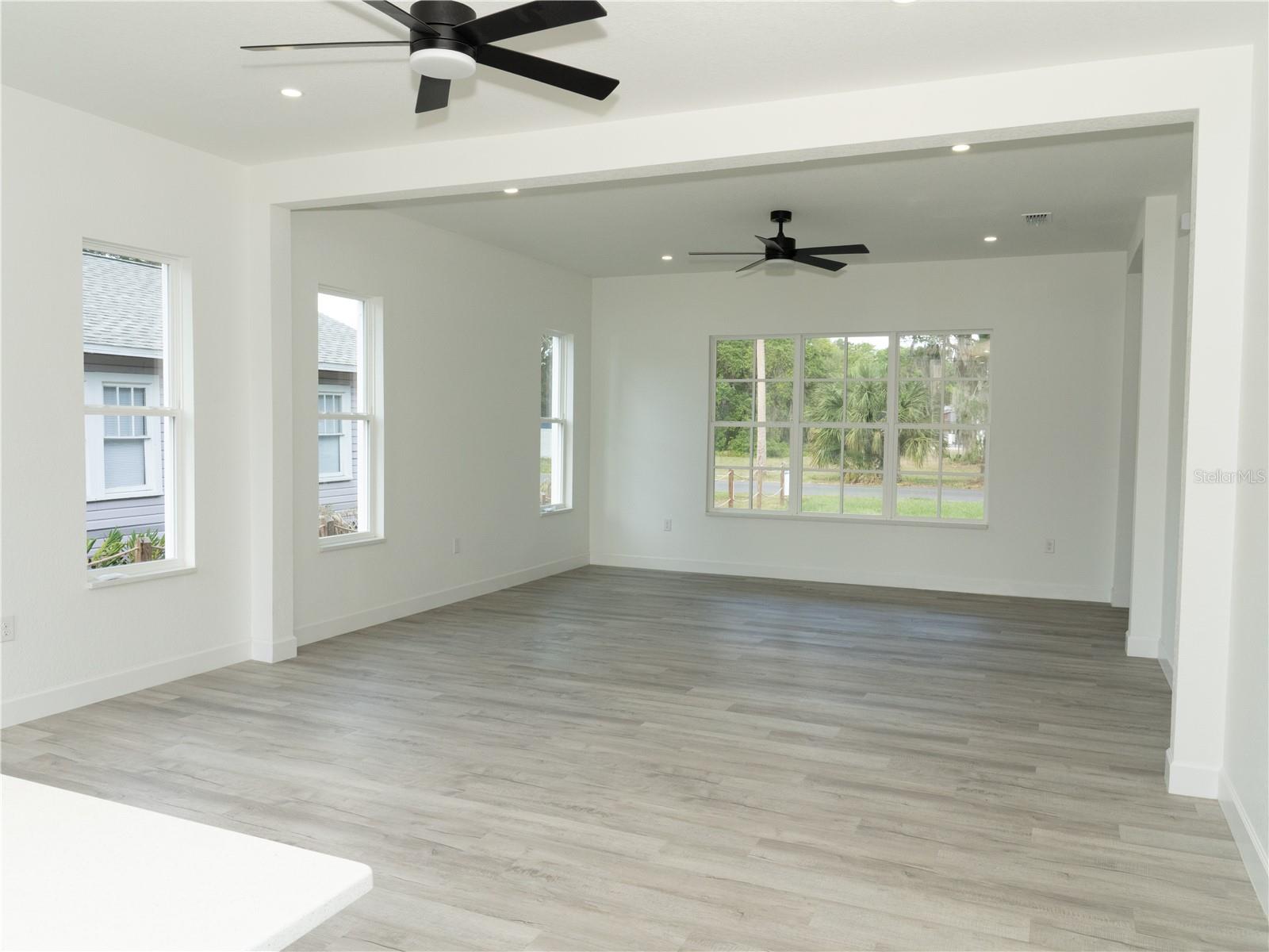 1115 Hickory Property Photo 4