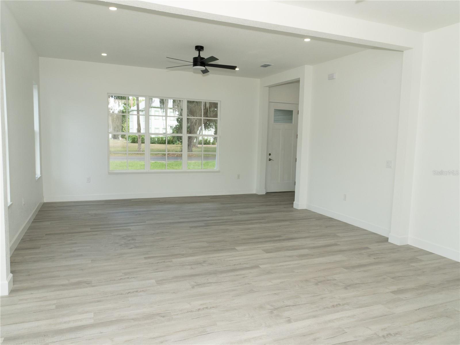 1115 Hickory Property Photo 5