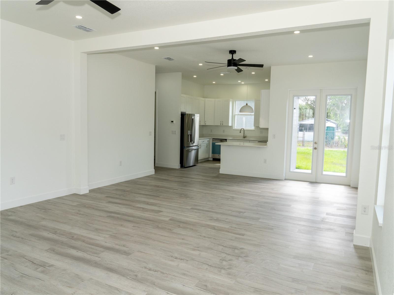 1115 Hickory Property Photo 9