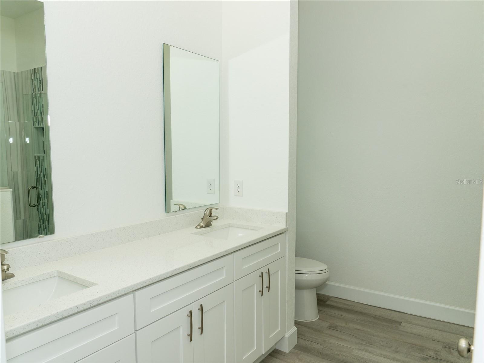 1115 Hickory Property Photo 18