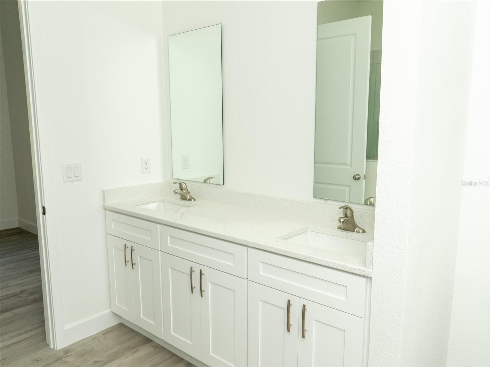 1115 Hickory Property Photo 22